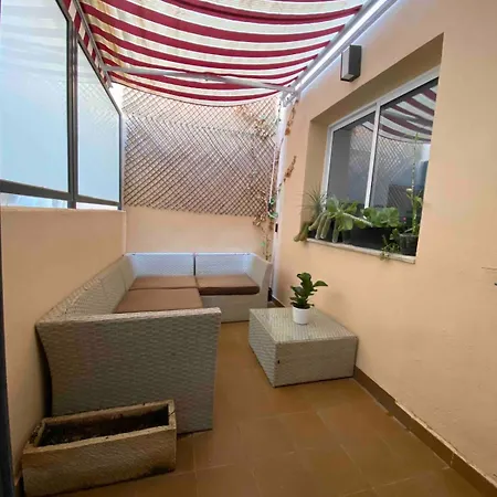 Entire 250m2 Διαμέρισμα *